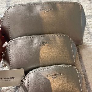 NWT David Jones Paris Travel Set makeup/toiletries bags